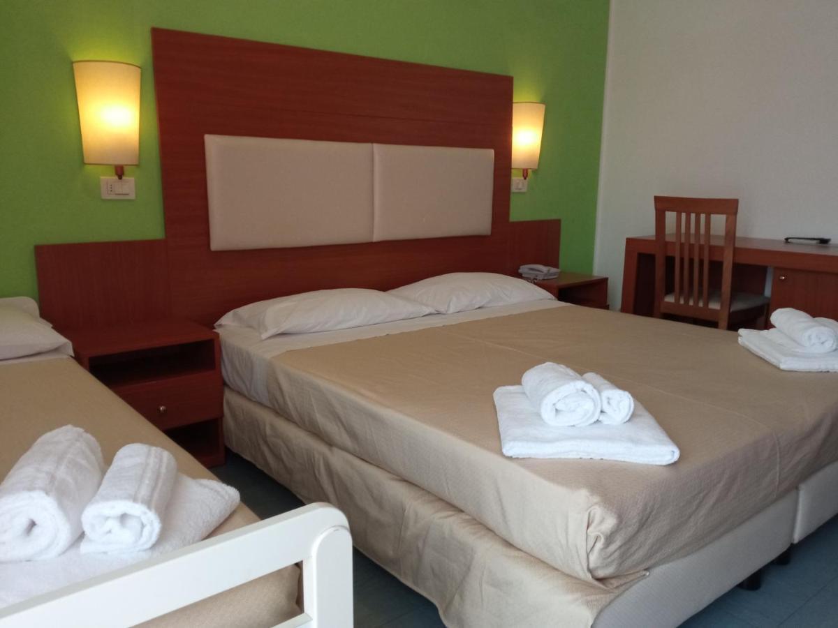 Hotel Helios Beach Milano Marittima Exteriér fotografie