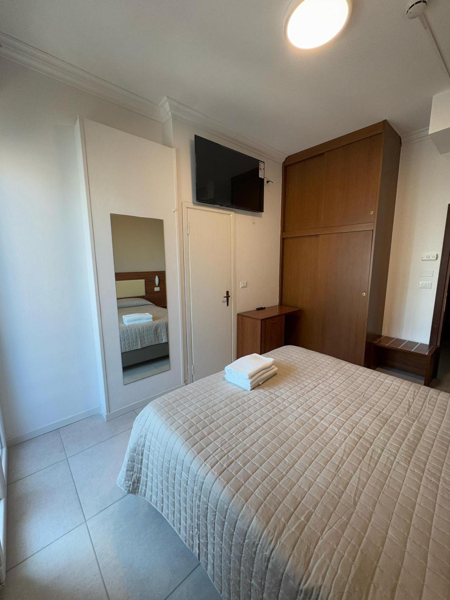 Hotel Helios Beach Milano Marittima Exteriér fotografie