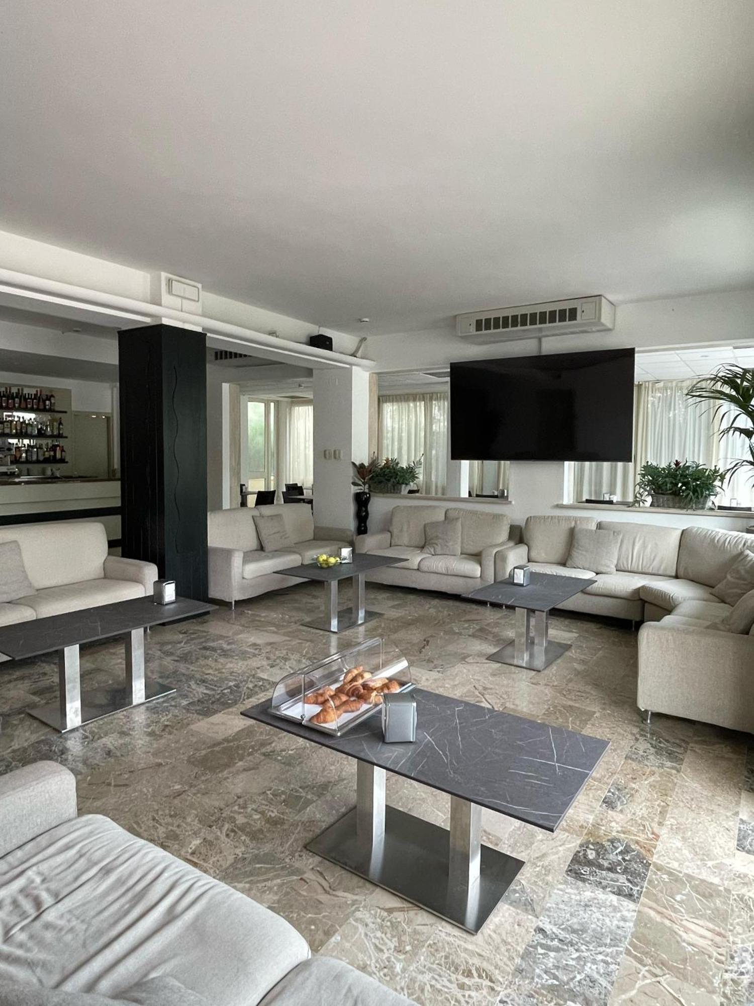 Hotel Helios Beach Milano Marittima Exteriér fotografie